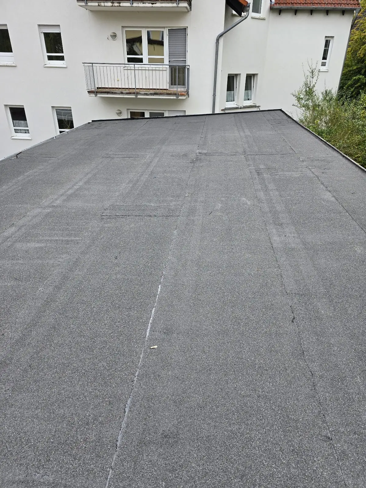 Neu abgedichtetes Flachdach